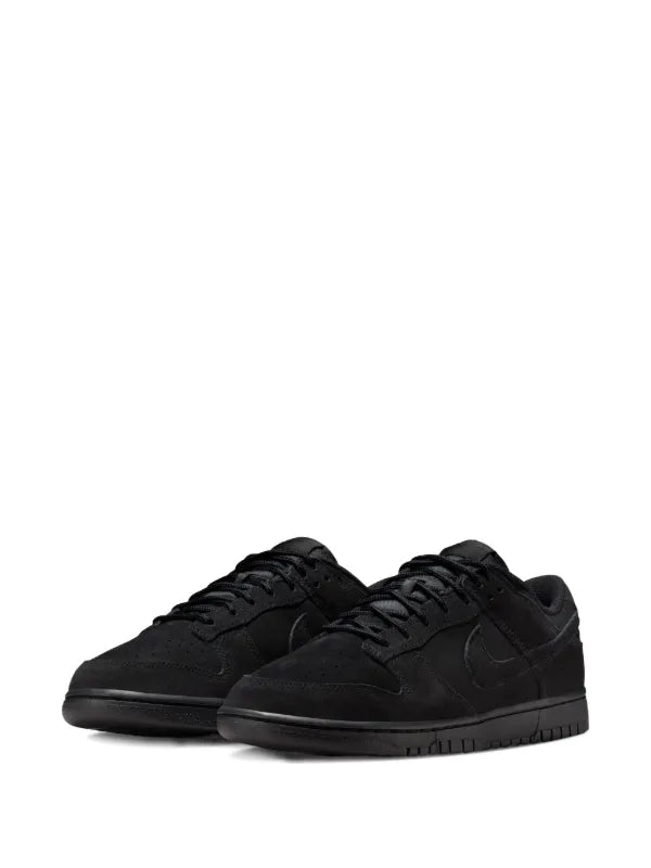 Nike Dunk Low Retro SE "Black Cat”